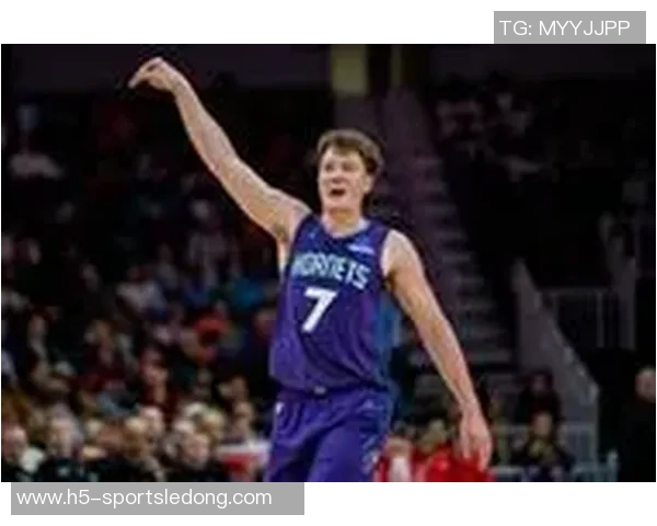 查尔斯李宣布克尼佩尔脚踝扭伤确诊状态每日观察中